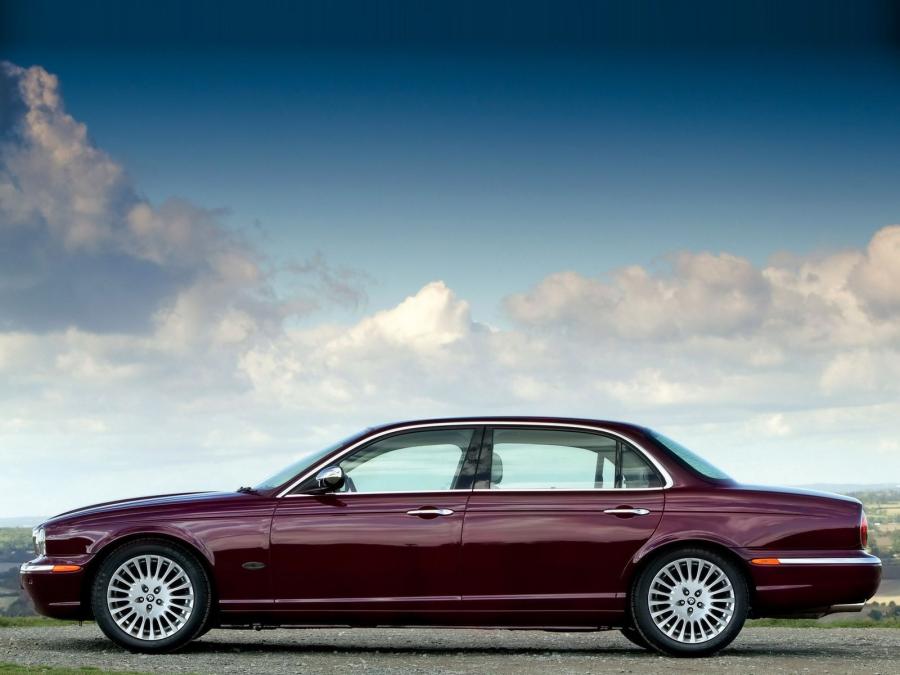  Daimler Super Eight 2005 года  (фото 4 из 8)